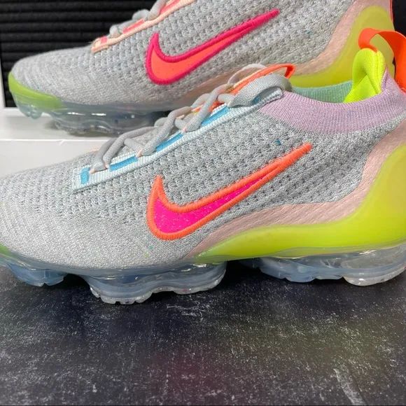 NIKE AIR VAPORMAX 2021 FLYKNIT NEON WOMENS RUNNING SHOES SIZE 5.5 GRAY NEW