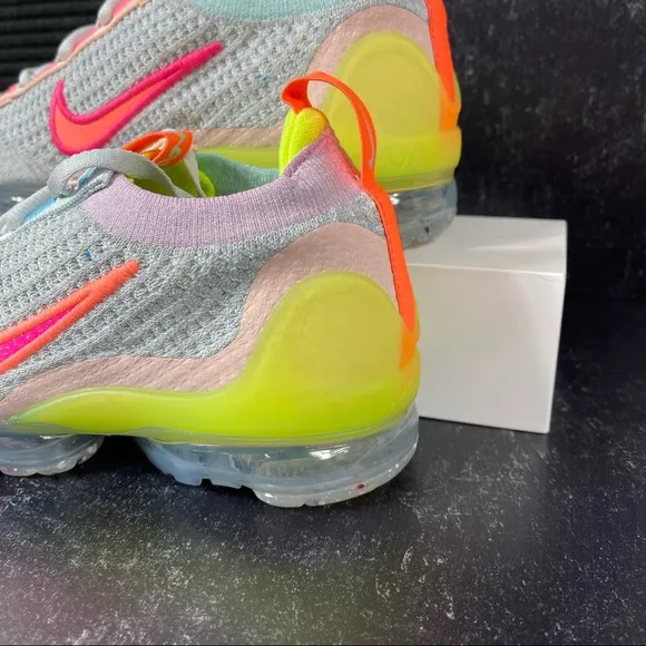 NIKE AIR VAPORMAX 2021 FLYKNIT NEON WOMENS RUNNING SHOES SIZE 5.5 GRAY NEW
