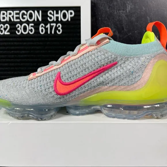 NIKE AIR VAPORMAX 2021 FLYKNIT NEON WOMENS RUNNING SHOES SIZE 5.5 GRAY NEW