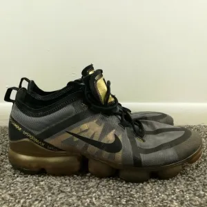 Nike Air VaporMax AR6631-002 Black Gold Running Shoes Sneakers Men's Size 10