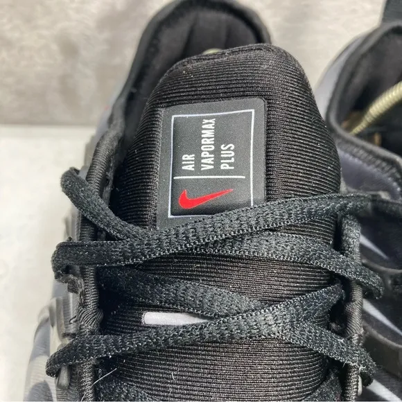 Nike Air Vapormax Plus Black Red Men's Shoes Running Sz 9.5 924453-319