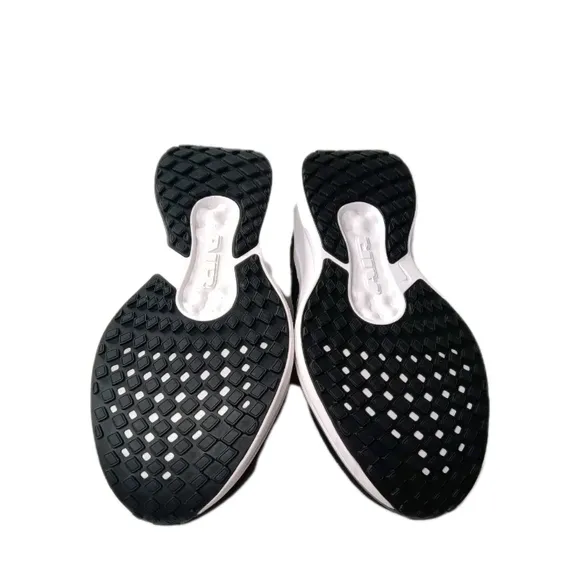Nike Air Winflo 11 Road Running Shoes Men's Size 10 Black FQ8937-001