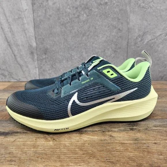 Nike Air Zoom Pegasus 40 GS Size 6.5Y Youth Size 8 Womens Deep Jungle Shoes