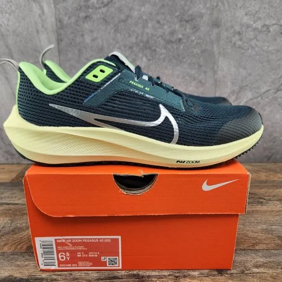 Nike Air Zoom Pegasus 40 GS Size 6.5Y Youth Size 8 Womens Deep Jungle Shoes