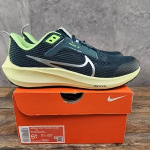 Nike Air Zoom Pegasus 40 GS Size 6.5Y Youth Size 8 Womens Deep Jungle Shoes