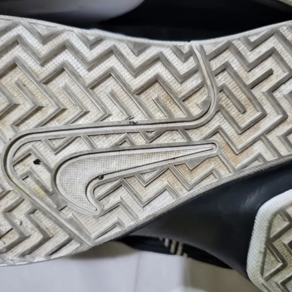 Nike Black &amp; White Athletic Sneakers, Cushioned Sole Witness Style Name Size 18