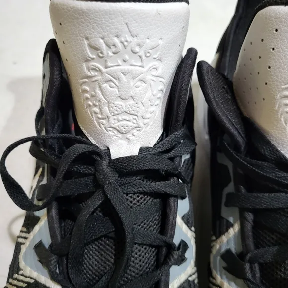 Nike Black &amp; White Athletic Sneakers, Cushioned Sole Witness Style Name Size 18