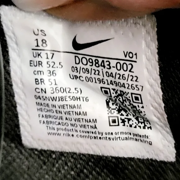 Nike Black &amp; White Athletic Sneakers, Cushioned Sole Witness Style Name Size 18