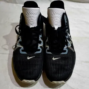 Nike Black &amp; White Athletic Sneakers, Cushioned Sole Witness Style Name Size 18