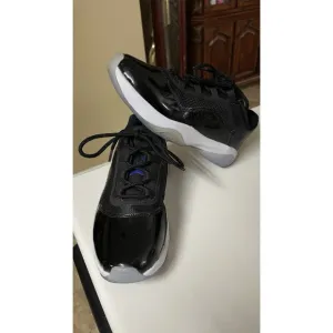 Nike Boys Air Jordan 11 CMFT Low DX3732-001 Basketball Shoes Sneakers Size 7Y