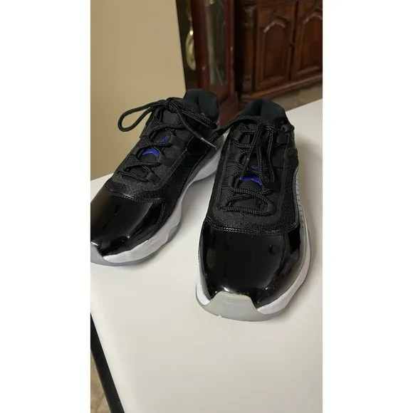 Nike Boys Air Jordan 11 CMFT Low DX3732-001 Basketball Shoes Sneakers Size 7Y