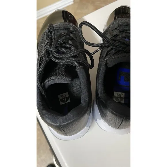 Nike Boys Air Jordan 11 CMFT Low DX3732-001 Basketball Shoes Sneakers Size 7Y