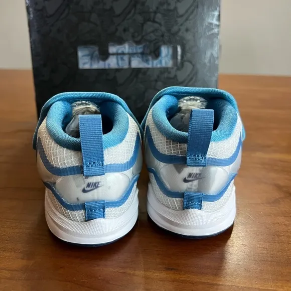 Nike Boys Lebron 19 DD0417-100 White Basketball Shoes Sneakers Size 10C toddler