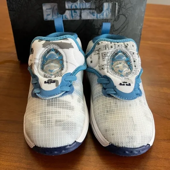 Nike Boys Lebron 19 DD0417-100 White Basketball Shoes Sneakers Size 10C toddler