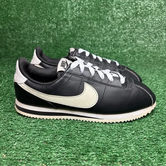 Nike Classic Cortez Black White Panda Women's Running Shoes Size 8.5 (7Y)