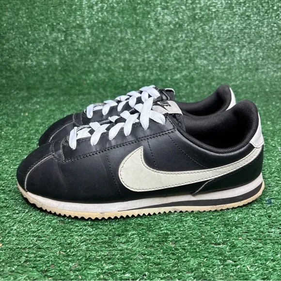Nike Classic Cortez Black White Panda Women's Running Shoes Size 8.5 (7Y)