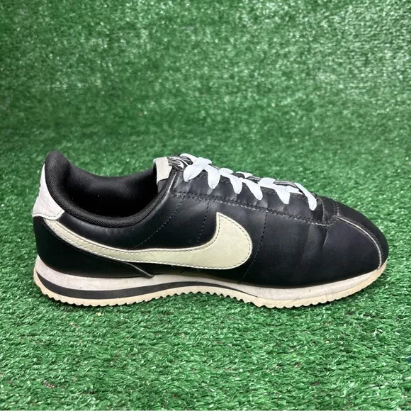 Nike Classic Cortez Black White Panda Women's Running Shoes Size 8.5 (7Y)