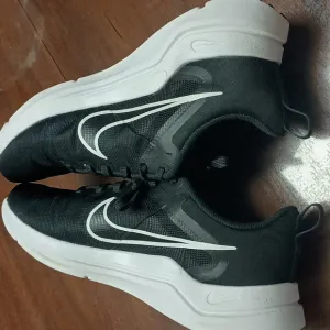 Nike Downshifter Running Shoe Black and White, Nearly New worn twice