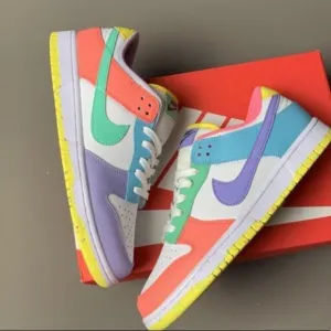 Nike dunk low SE “Candy”Women's sneakers 8.5