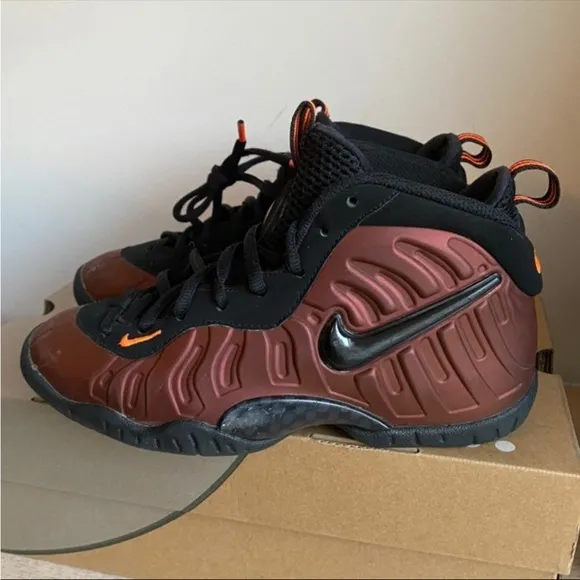 Nike Foamposite Kids Sneakers - SZ 4 Y