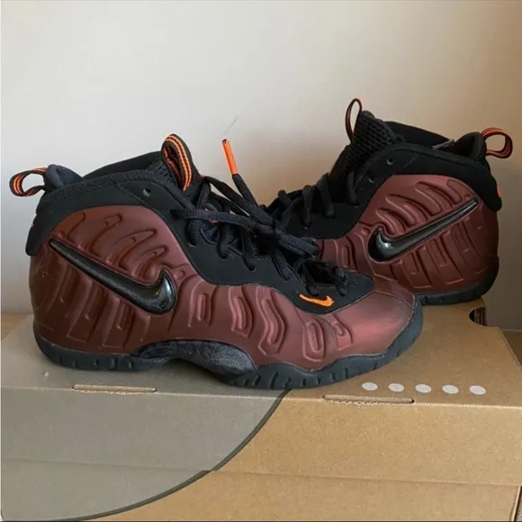 Nike Foamposite Kids Sneakers - SZ 4 Y