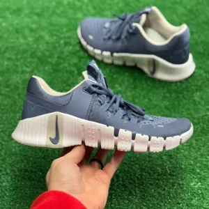 Nike Free Metcon 5 Low Womens Running Shoes Blue FQ8779-491 VNDS Sz 8.5