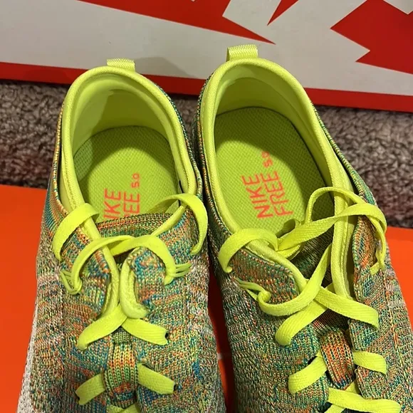 Nike Free TR Flyknit shoes sneakers new 718795 700 Womens size 9 volt