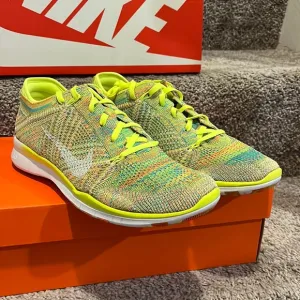 Nike Free TR Flyknit shoes sneakers new 718795 700 Womens size 9 volt