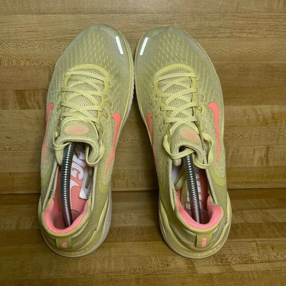 Nike Free RN 2018 Womens Round Toe Running Shoes Yellow Size US 11 A01911-700