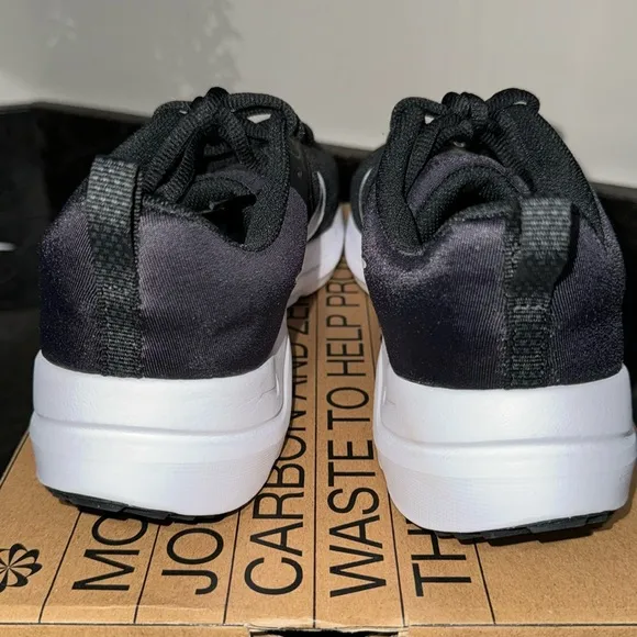 Nike girls Downshifter 12 running (GS) shoes Sz 6.5Y