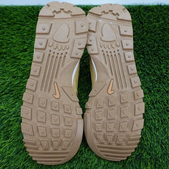 Nike Hoodland Suede 654888 727 Haystack/Sail-Gum Light Brown Men's Size 7