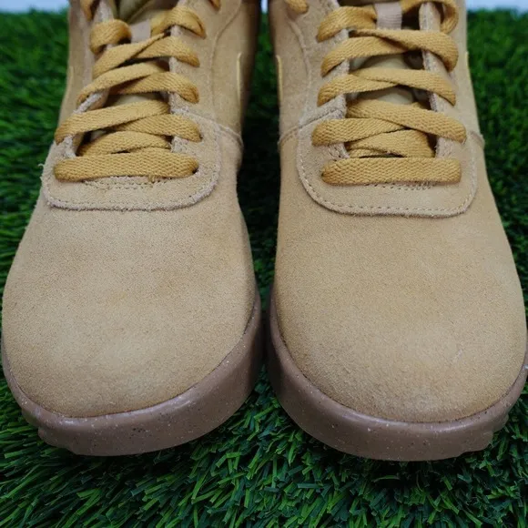 Nike Hoodland Suede 654888 727 Haystack/Sail-Gum Light Brown Men's Size 7