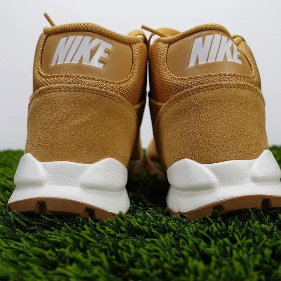 Nike Hoodland Suede 654888 727 Haystack/Sail-Gum Light Brown Men's Size 7