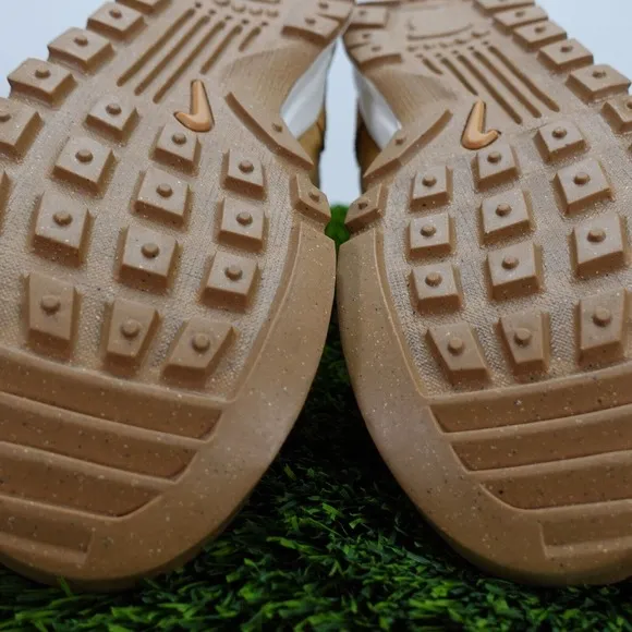 Nike Hoodland Suede 654888 727 Haystack/Sail-Gum Light Brown Men's Size 7