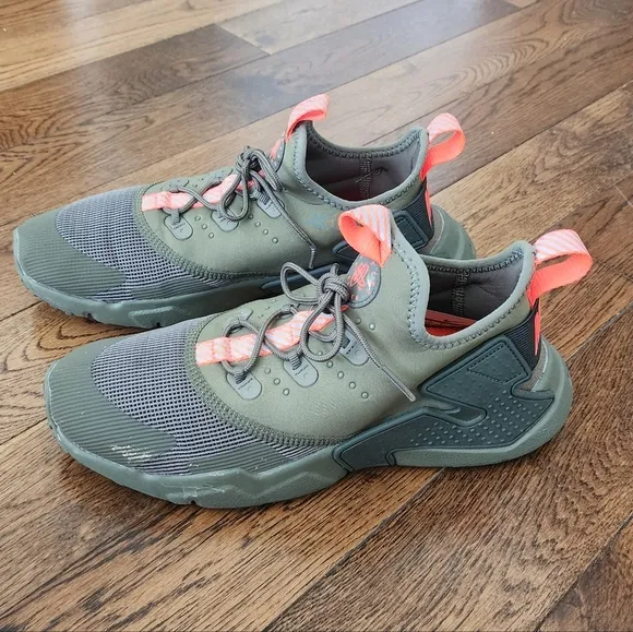 Nike Huarache Drift GS in Olive Green Running Shoes Size 5.5Y/ Euro 38