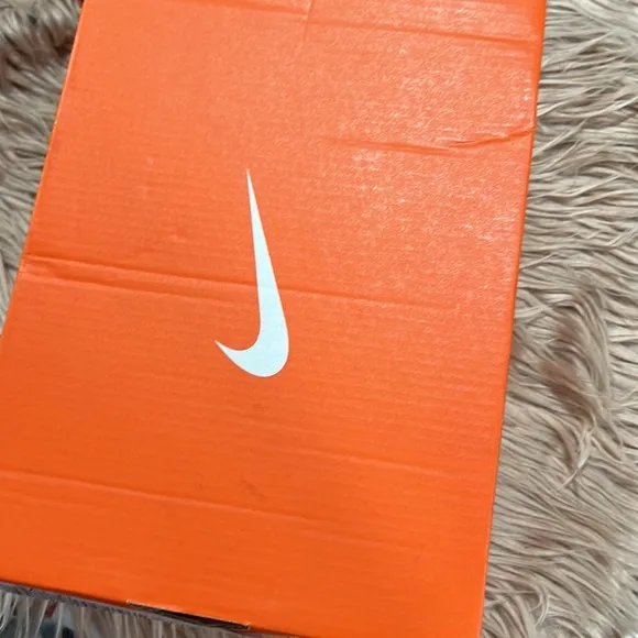 NIKE INFINITY FLOW BIG KIDS' RUNNING SHOES
