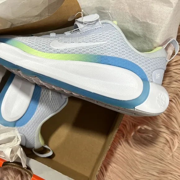 NIKE INFINITY FLOW BIG KIDS' RUNNING SHOES
