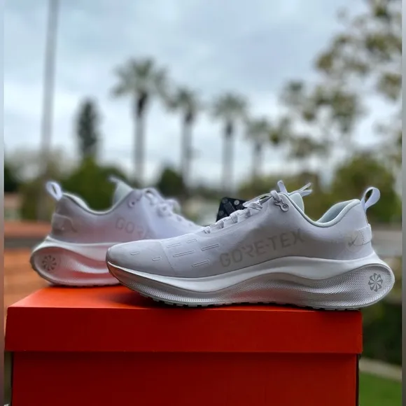 Nike InfinityRN 4 GORE-TEX-White/Pure Platinum/White