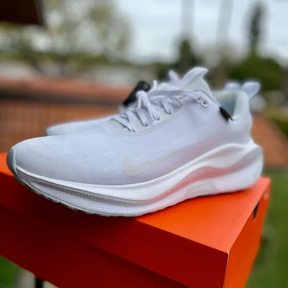 Nike InfinityRN 4 GORE-TEX-White/Pure Platinum/White