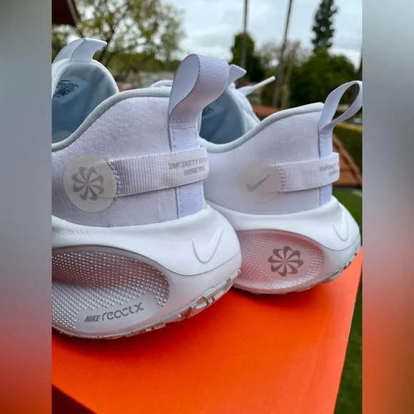 Nike InfinityRN 4 GORE-TEX-White/Pure Platinum/White