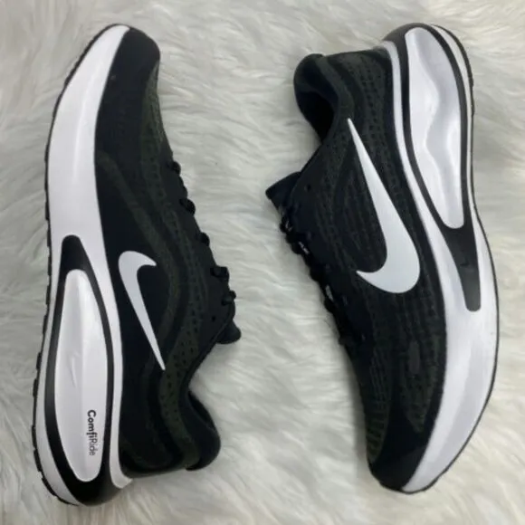 Nike Journey Run Low Womens Running Shoes Black FJ7765-001 VNDS Sz 9.5