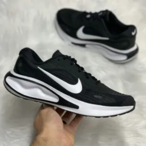 Nike Journey Run Low Womens Running Shoes Black FJ7765-001 VNDS Sz 9.5