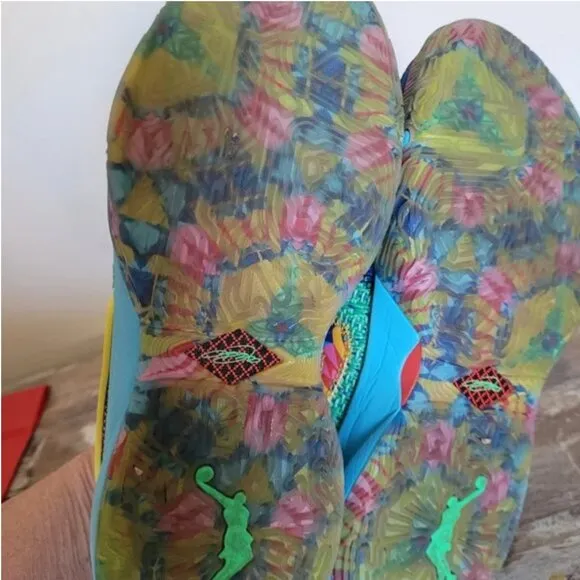 Nike Kids' Multicolor Green Blue Athletic Shoes Sneakers size 5