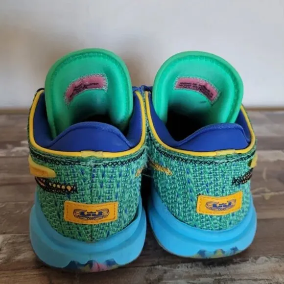 Nike Kids' Multicolor Green Blue Athletic Shoes Sneakers size 5