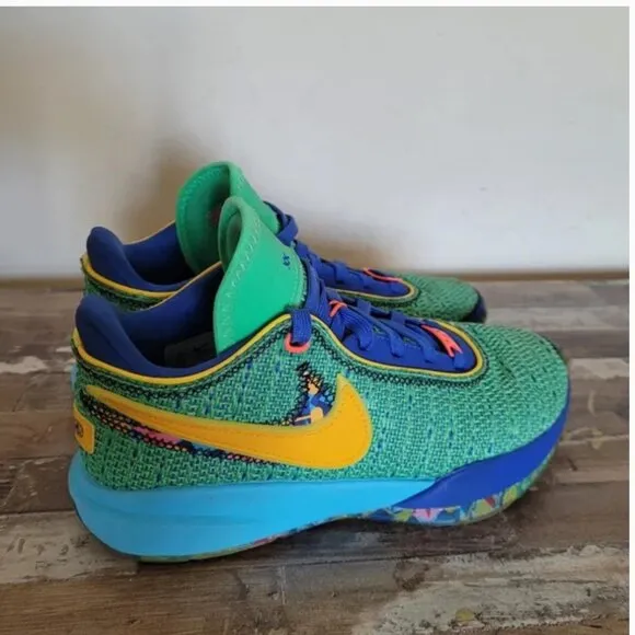 Nike Kids' Multicolor Green Blue Athletic Shoes Sneakers size 5
