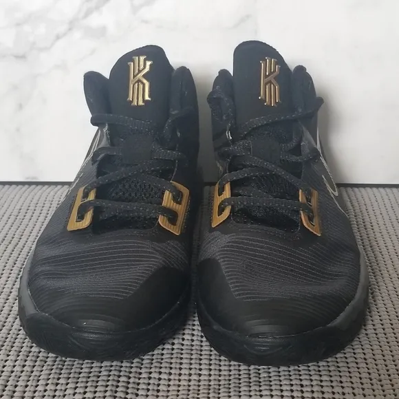 Nike Kyrie Flytrap 4 Black Metallic Gold Sneakers Shoes 6.5 Youth