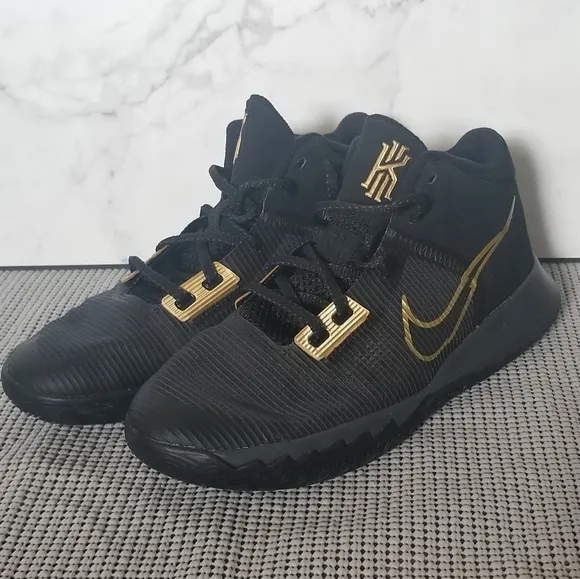 Nike Kyrie Flytrap 4 Black Metallic Gold Sneakers Shoes 6.5 Youth