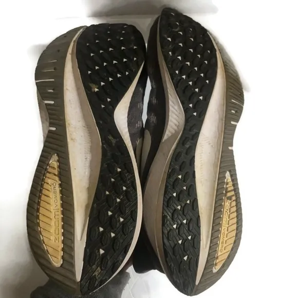 Nike Mens Air Zoom Vomero 14 Running Shoes Size 10