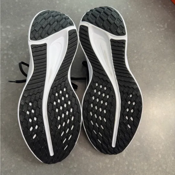 Nike Men's Quest 5 Running Shoes