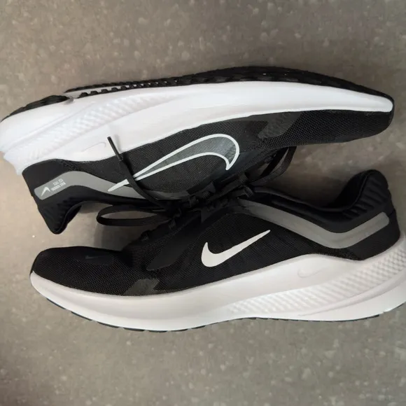 Nike Men's Quest 5 Running Shoes